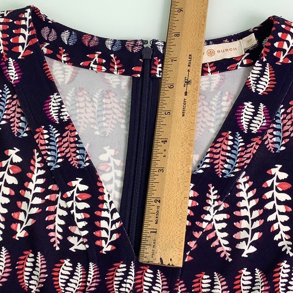 Tory Burch V neck Viscoce Fantasy Printed long sleeves dress size Small EUC - Picture 13 of 15